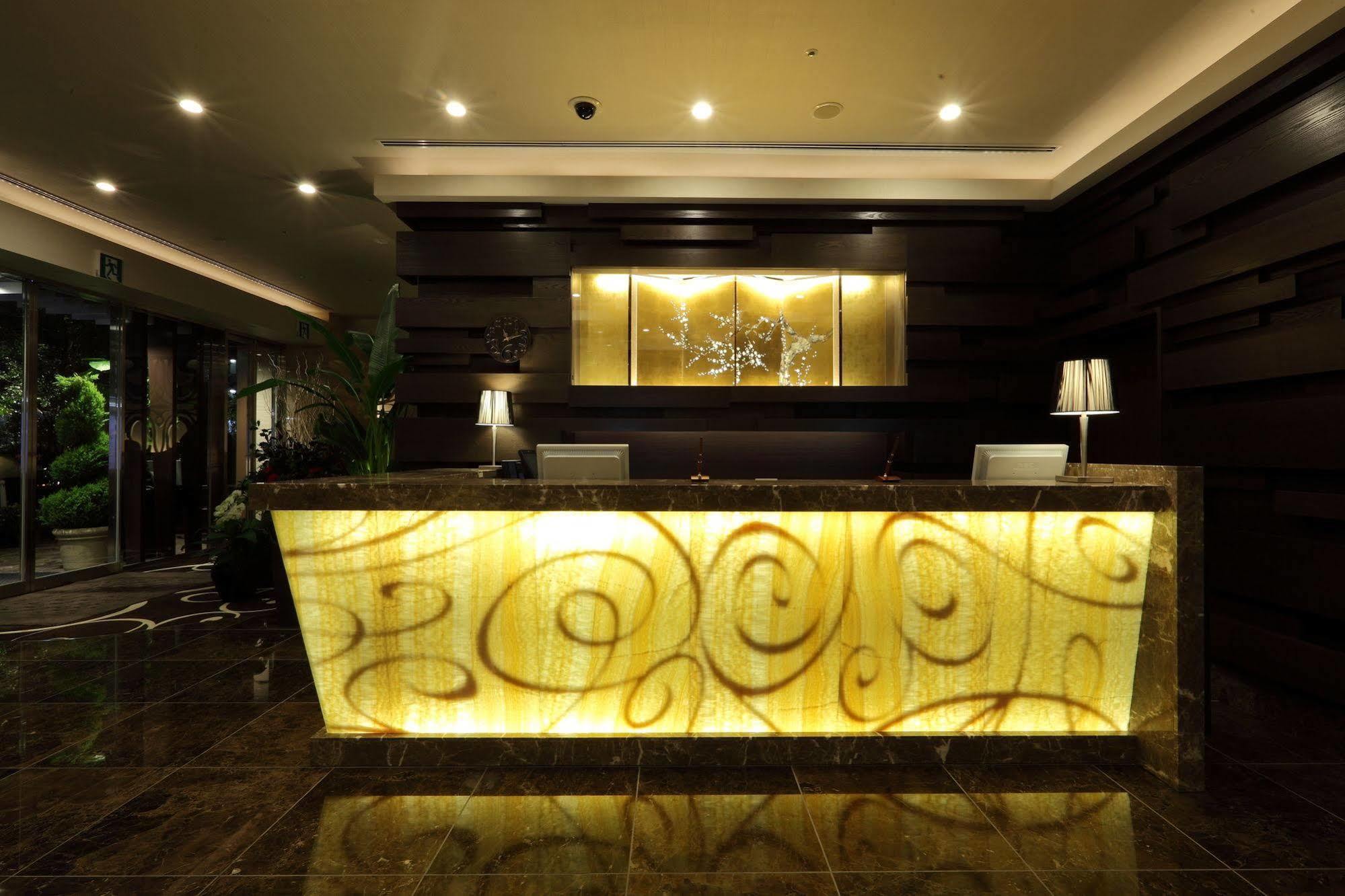 Centurion Hotel Grand Akasakamitsuke Station Токіо Екстер'єр фото
